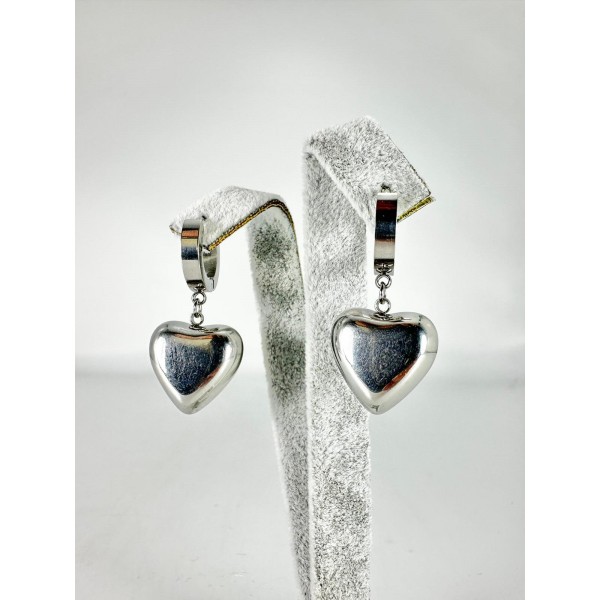 Gümüş Kalp Detaylı Küpe